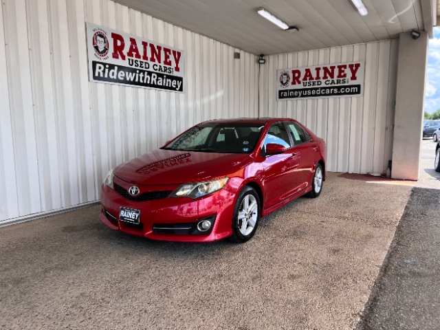 2012 Toyota Camry SE's photo