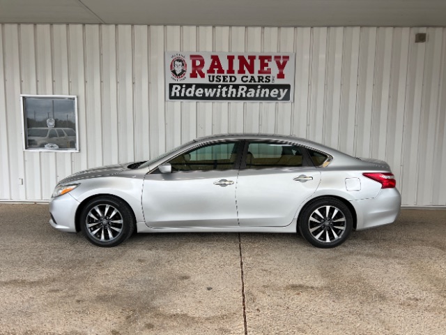 2017 Nissan Altima SV's photo