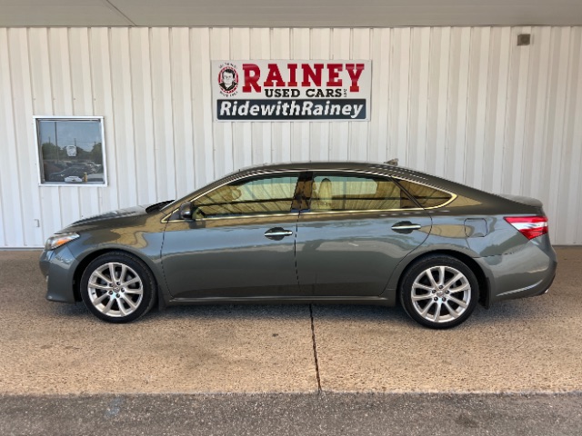 2013 Toyota Avalon Limited's photo