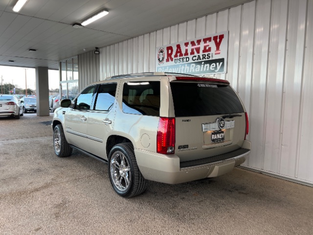 2007 Cadillac Escalade Base photo 3