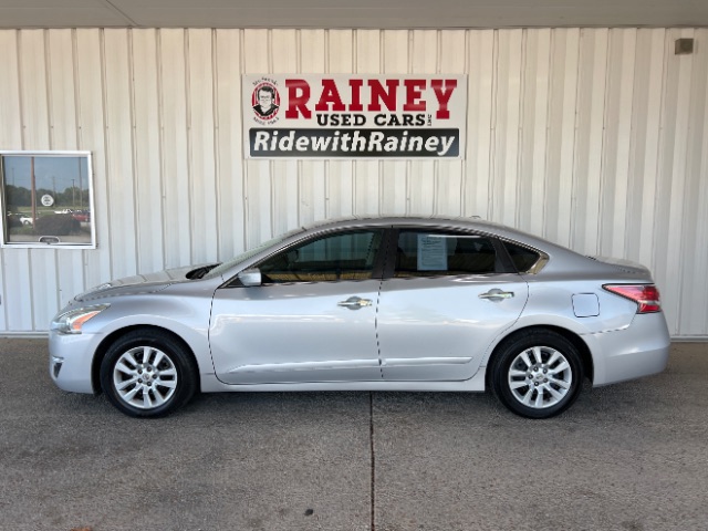 2015 Nissan Altima S's photo