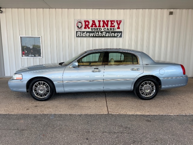 2008 Lincoln Town Car Signature Limited's photo