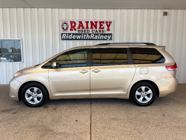 2012 Toyota Sienna LE V6 7-Passenger Access Seat's photo