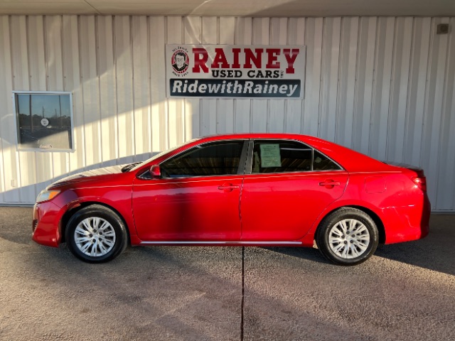 2013 Toyota Camry LE's photo