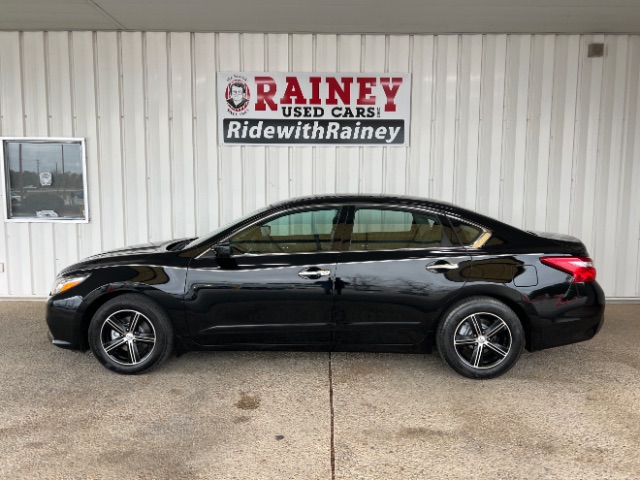 2017 Nissan Altima S's photo