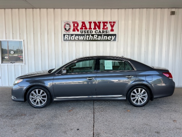 2011 Toyota Avalon Limited's photo