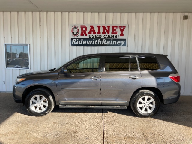 2013 Toyota Highlander Base's photo