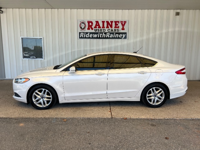 2016 Ford Fusion SE FWD's photo