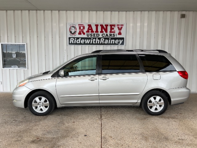 2008 Toyota Sienna XLE's photo