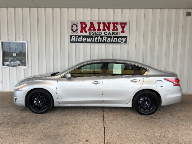 2015 Nissan Altima S's photo