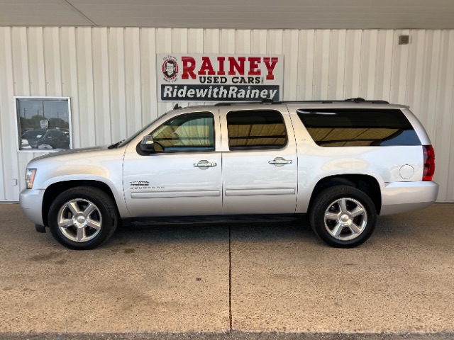 2014 Chevrolet Suburban 2WD 1500 LT's photo