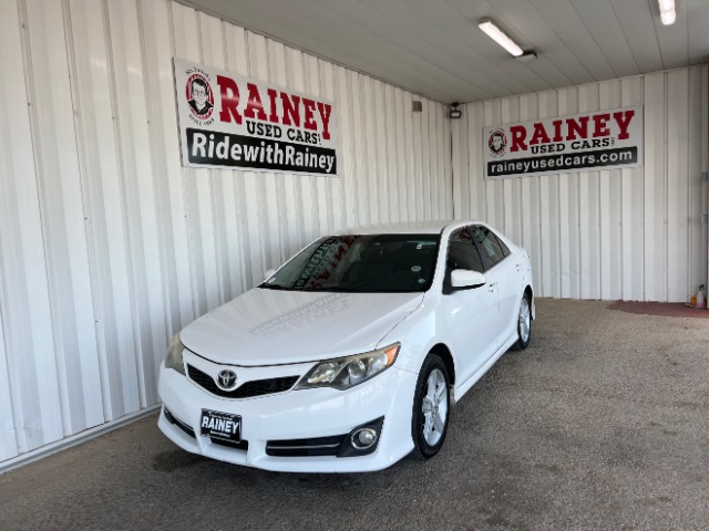 2012 Toyota Camry SE's photo