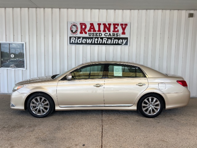 2012 Toyota Avalon Limited's photo