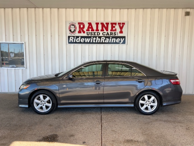 2008 Toyota Camry SE's photo