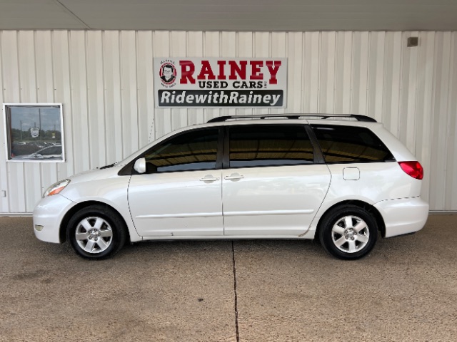 2008 Toyota Sienna Limited's photo