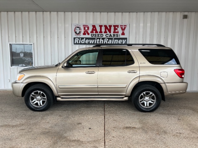 2005 Toyota Sequoia SR5's photo