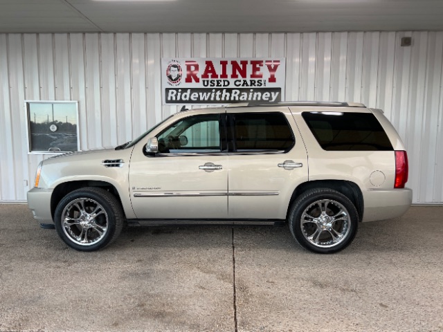 2007 Cadillac Escalade Base photo 2