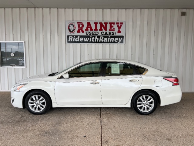 2014 Nissan Altima S's photo