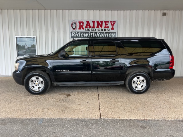 2010 Chevrolet Suburban 4WD 1500 LS's photo