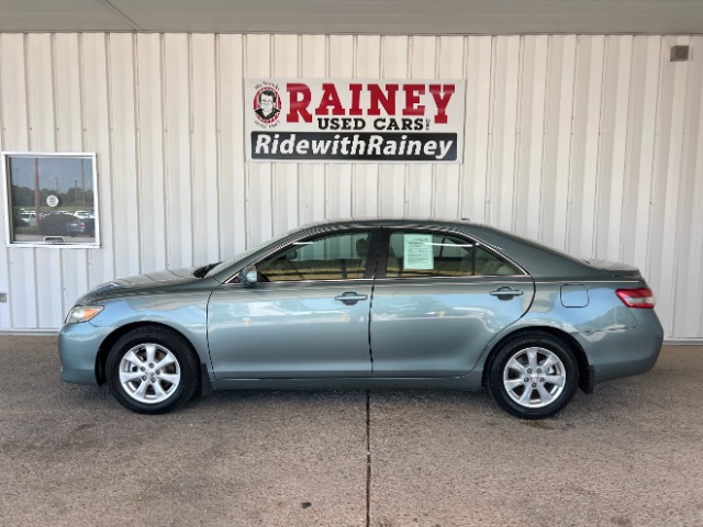 2011 Toyota Camry XLE's photo