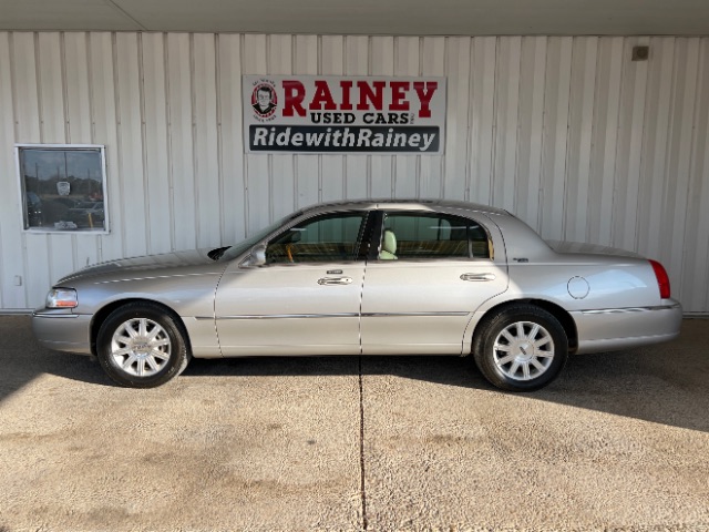 2008 Lincoln Town Car Signature Limited's photo