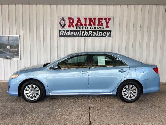 2012 Toyota Camry LE's photo