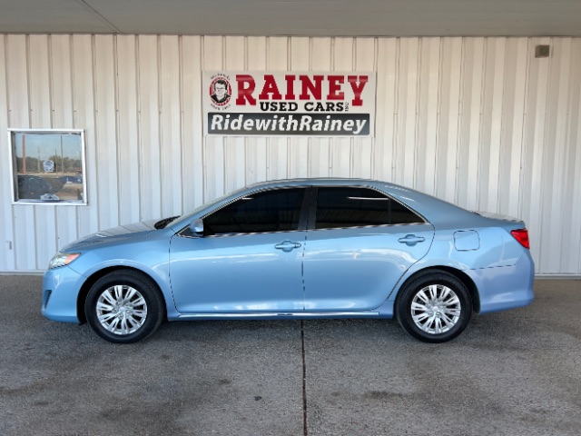 2012 Toyota Camry LE's photo