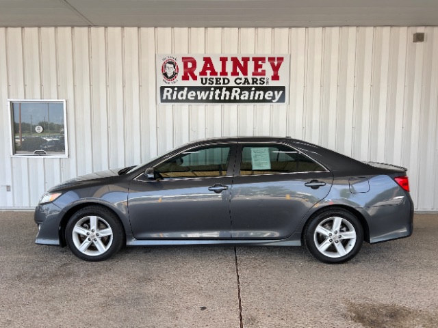 2012 Toyota Camry SE Limited Edition's photo
