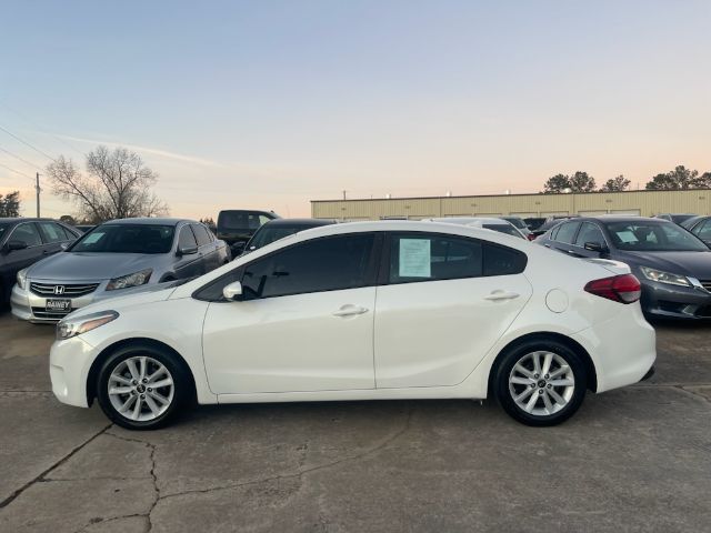 2017 Kia Forte LX's photo