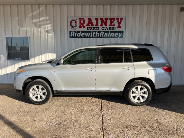 2013 Toyota Highlander Plus's photo