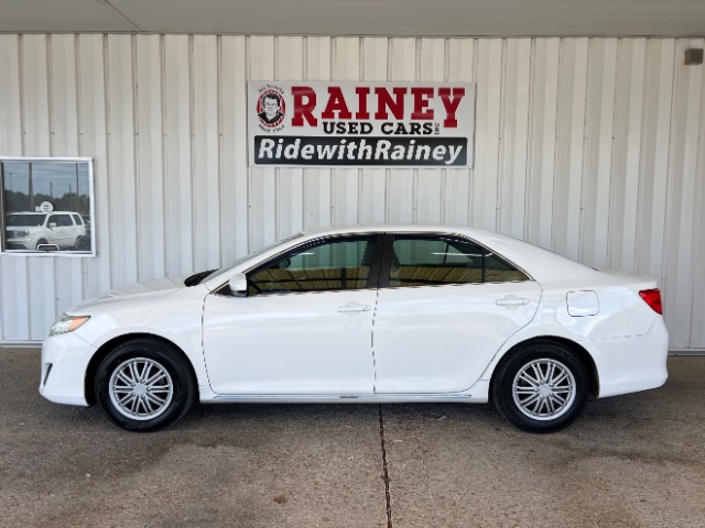 2012 Toyota Camry LE's photo