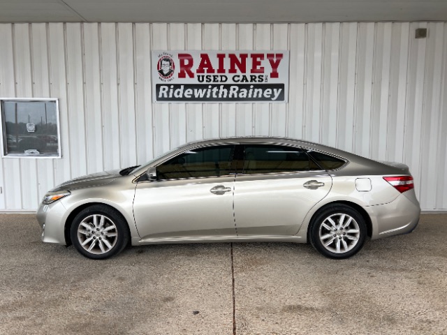 2013 Toyota Avalon XLE's photo