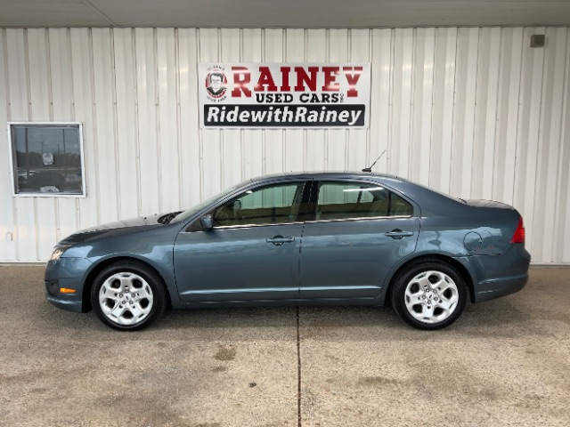 2011 Ford Fusion SE's photo