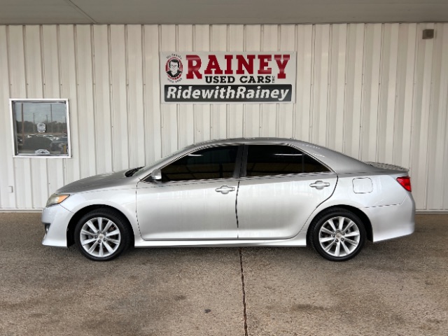 2012 Toyota Camry SE's photo
