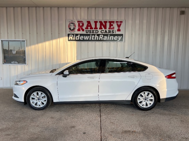 2013 Ford Fusion S's photo