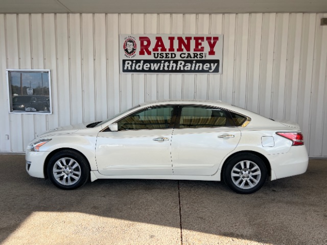 2015 Nissan Altima S's photo