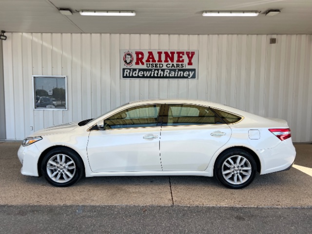 2013 Toyota Avalon XLE's photo