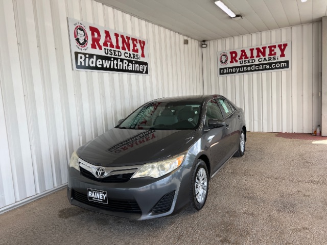 2012 Toyota Camry LE's photo