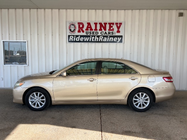 2011 Toyota Camry XLE's photo