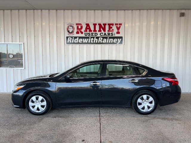 2017 Nissan Altima's photo