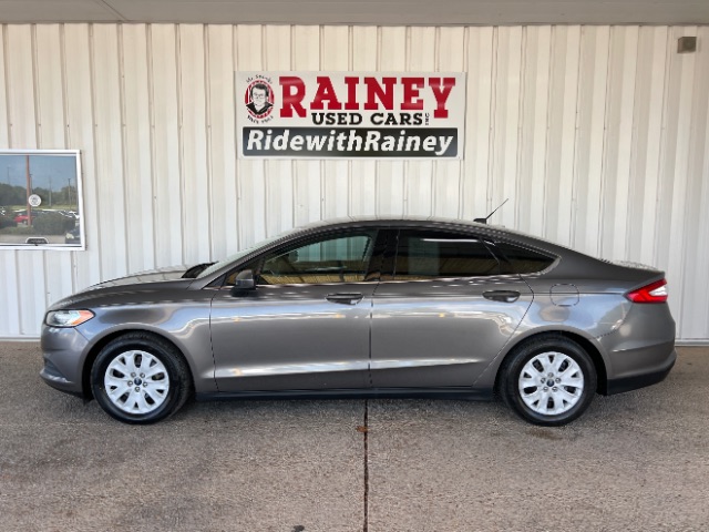 2013 Ford Fusion S's photo