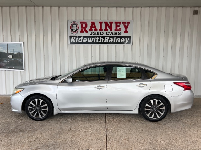 2017 Nissan Altima SV's photo