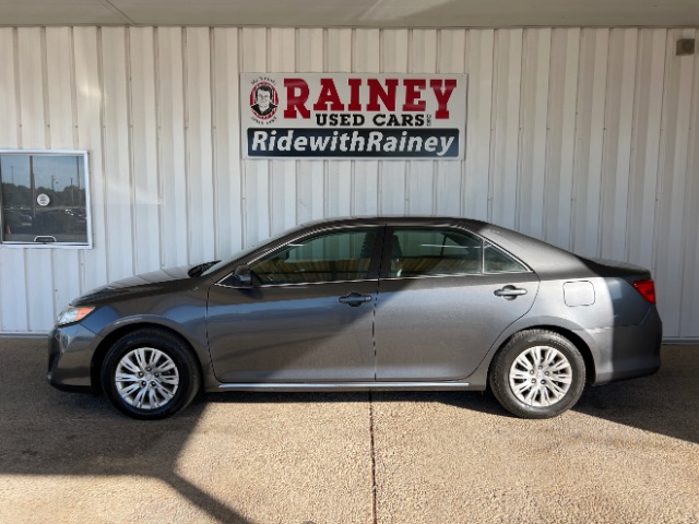 2012 Toyota Camry LE's photo