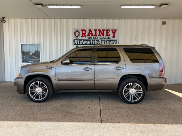 2012 Cadillac Escalade 2WD Premium's photo