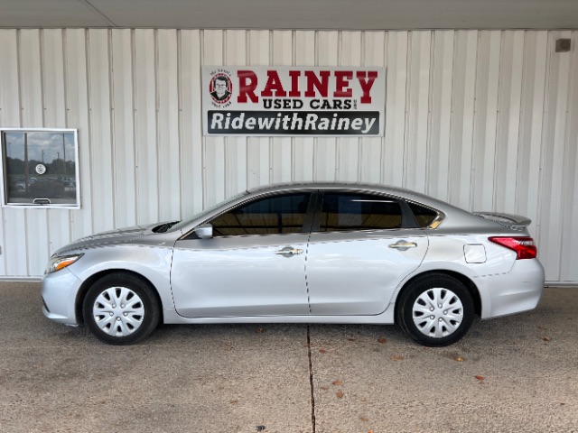 2016 Nissan Altima S's photo