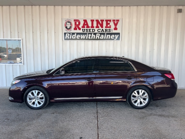 2011 Toyota Avalon Limited's photo