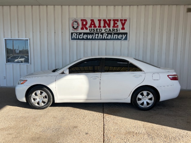 2009 Toyota Camry LE's photo