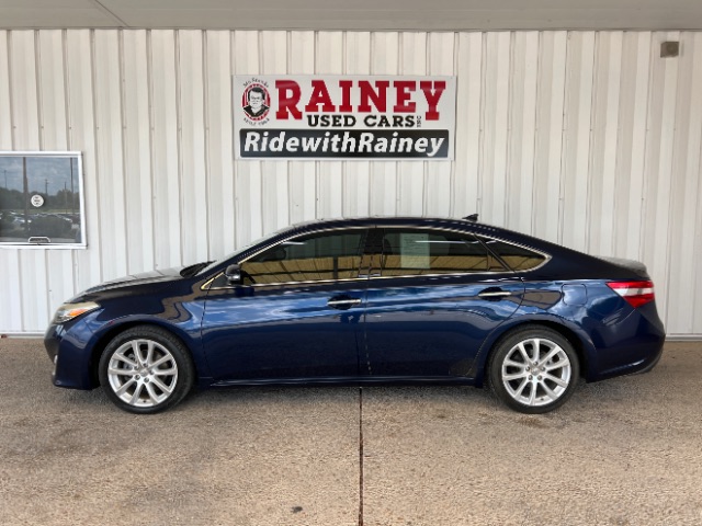 2013 Toyota Avalon Limited's photo