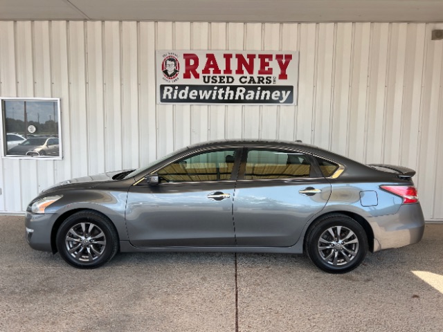 2015 Nissan Altima S's photo