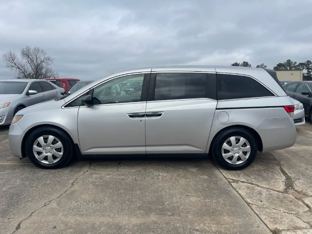 2014 Honda Odyssey LX's photo